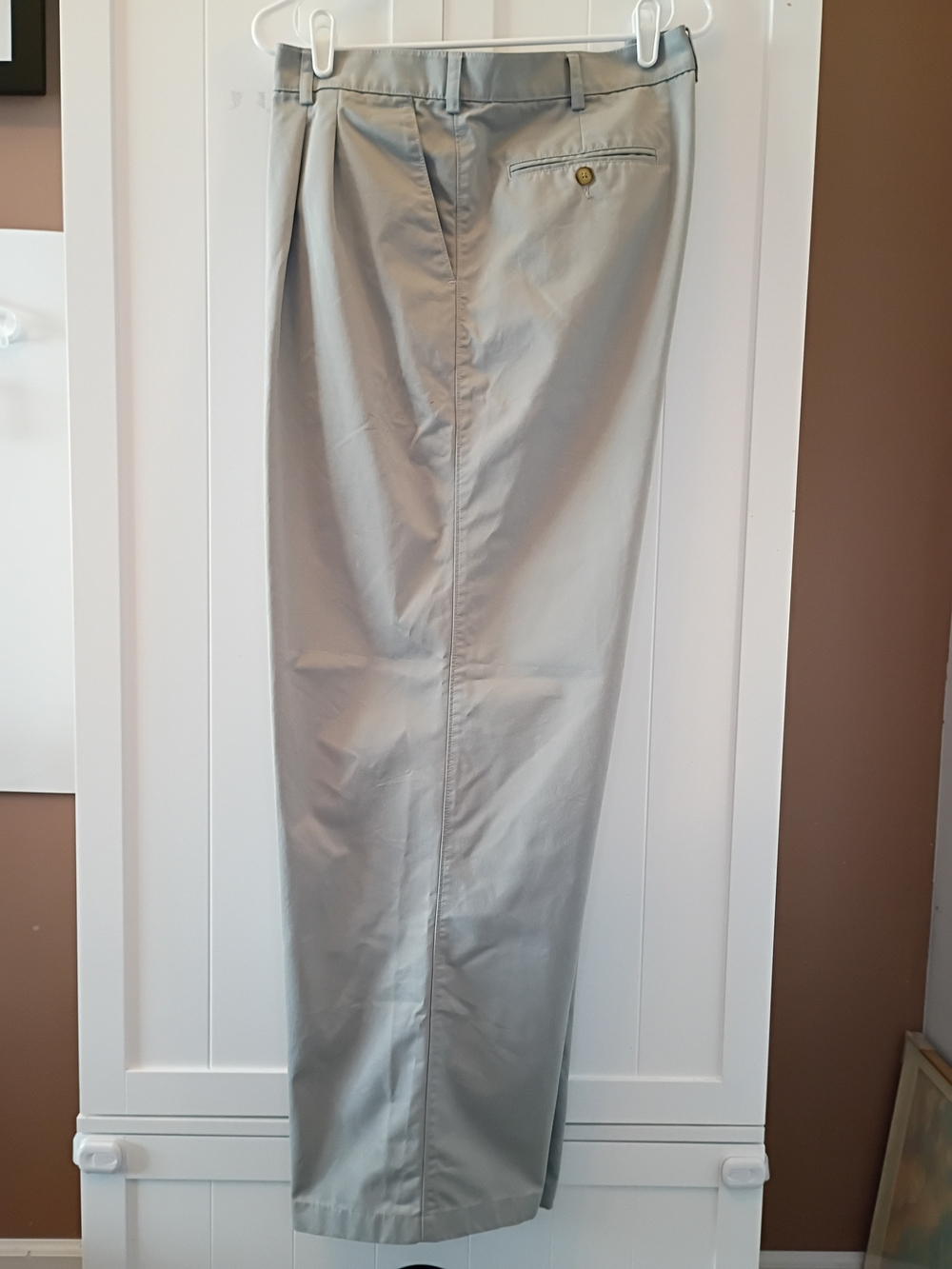 Men's Classic Straight-Leg Pants in Light Gray